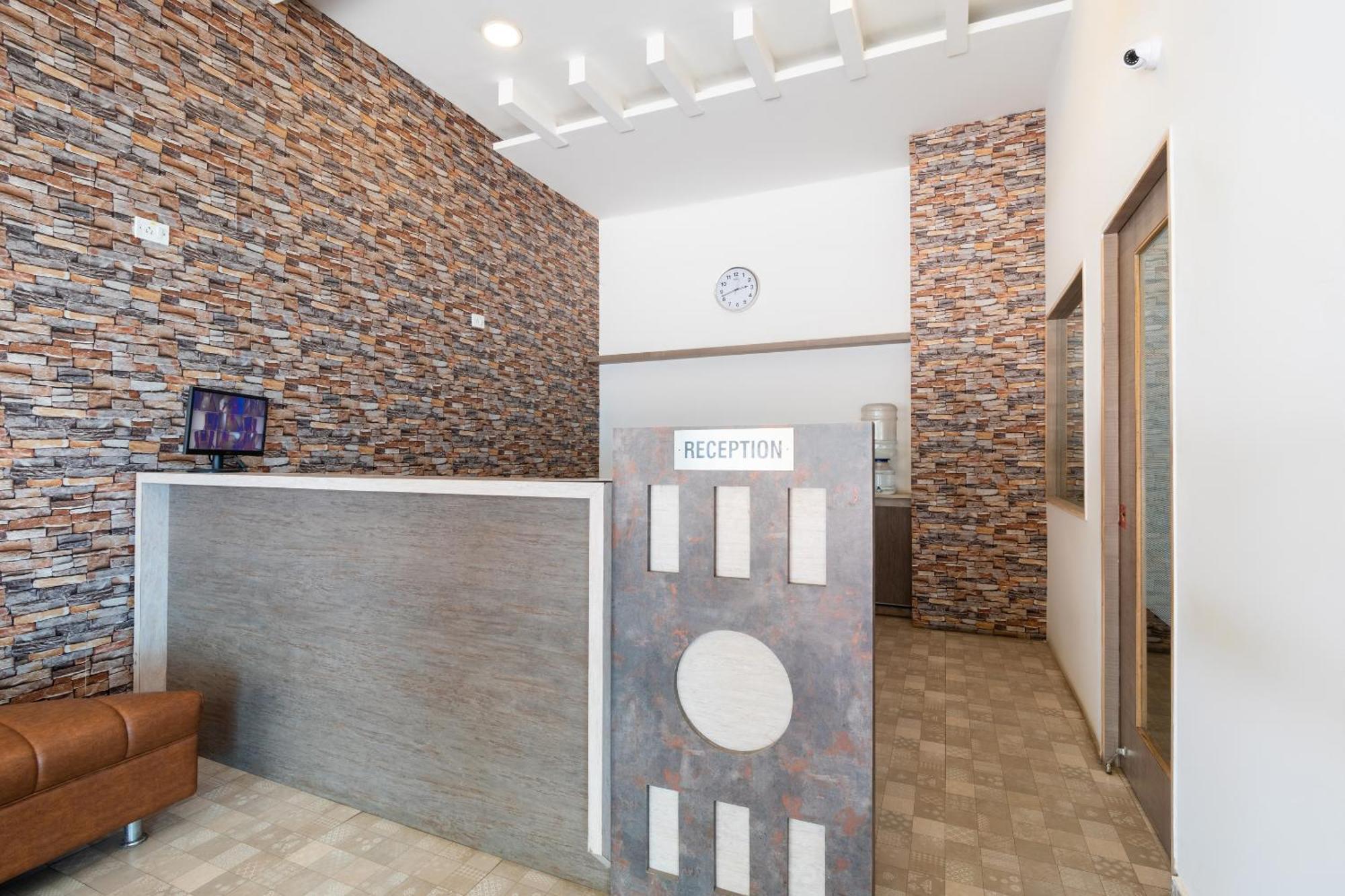 Oyo Splenor Inn Kammasandra Zewnętrze zdjęcie