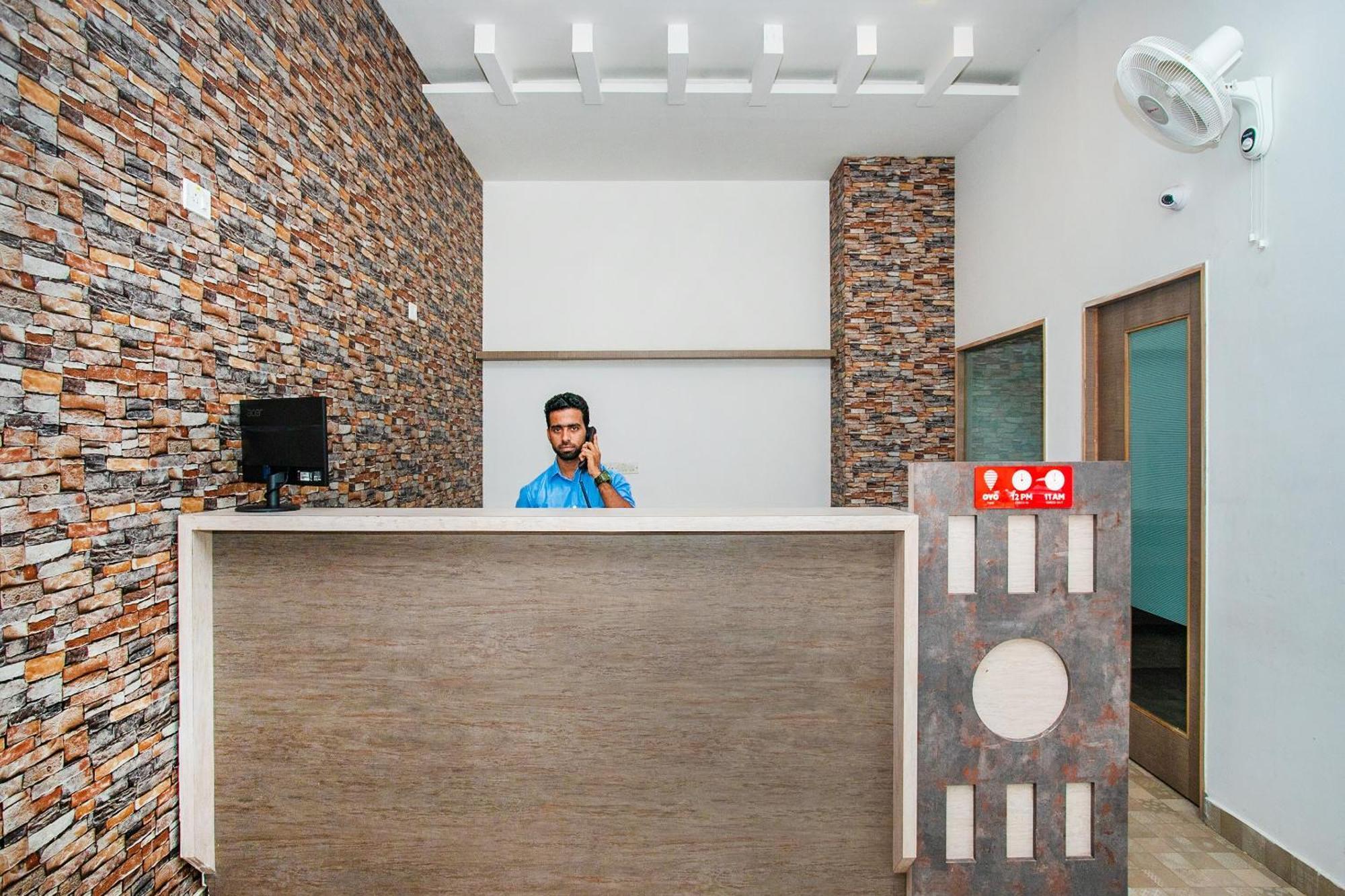 Oyo Splenor Inn Kammasandra Zewnętrze zdjęcie